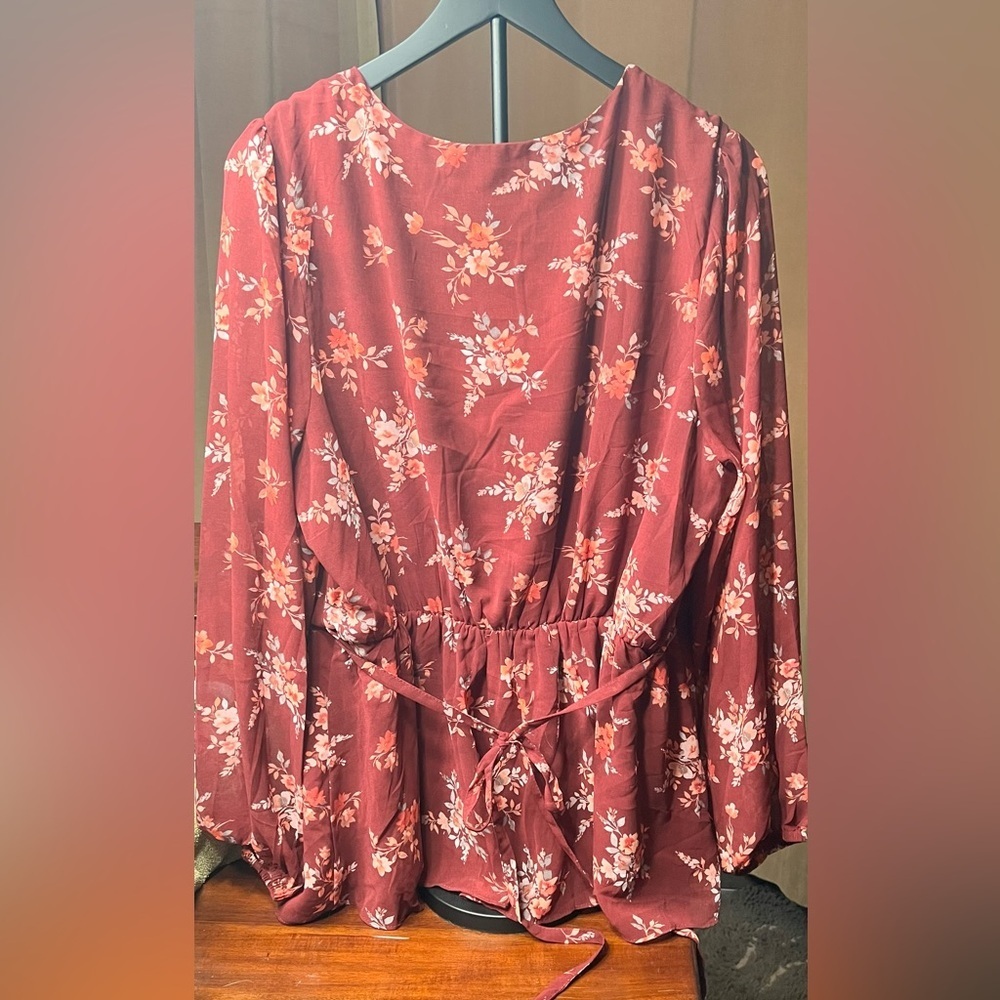 NWOT City Chic Floral Peplum Blouse Size 18 - Picture 7 of 13